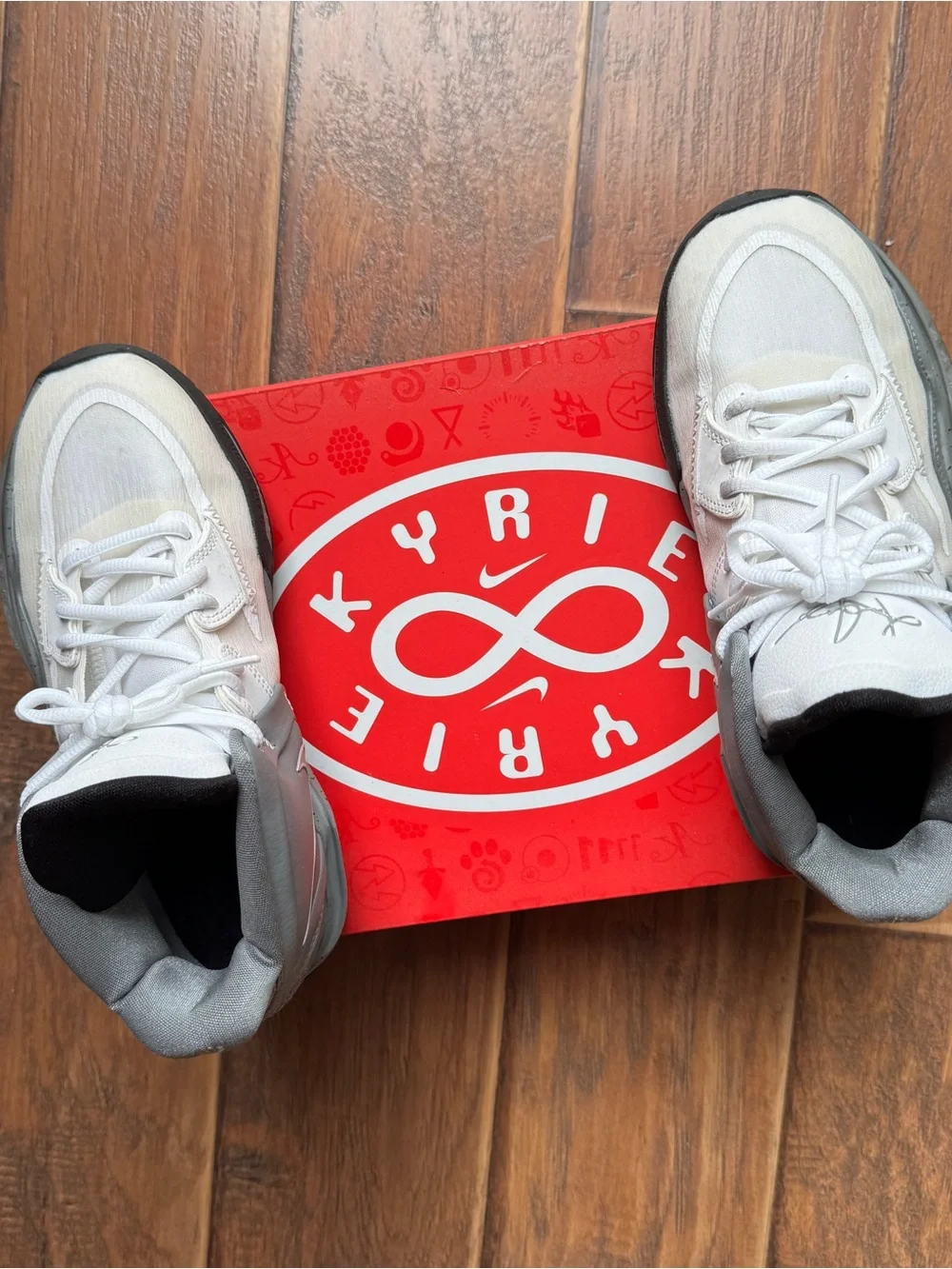 KYRIE INFINITY SE (GS) Boys size 6Y